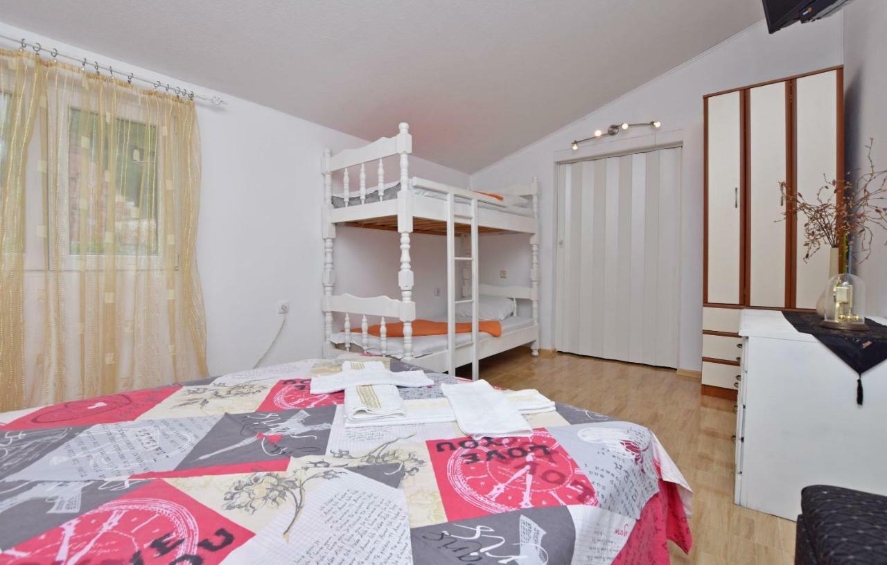 Apartments Siljak Petrovac Exteriör bild