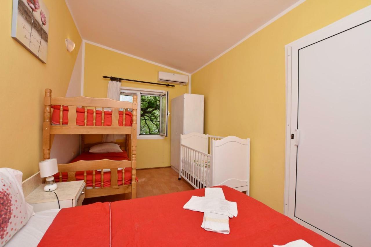 Apartments Siljak Petrovac Exteriör bild