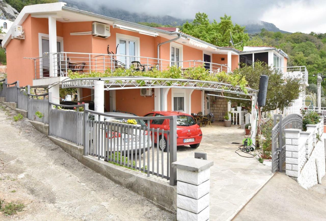 Apartments Siljak Petrovac Exteriör bild