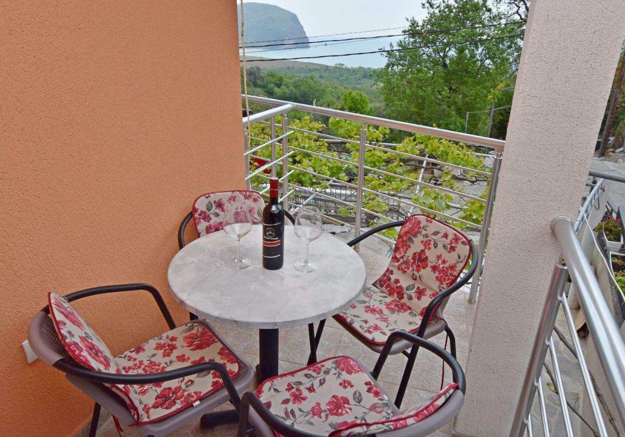 Apartments Siljak Petrovac Exteriör bild